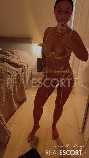 RUSLANA HOT