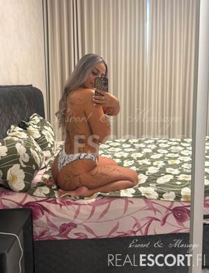 Big Tits Irisss
