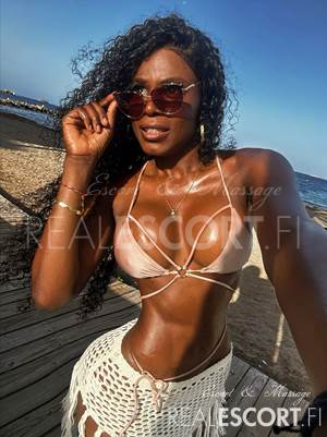 👸🏾 Liz 👸🏾