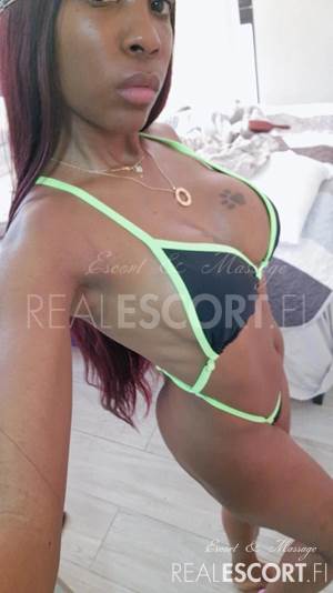 Cuban Naomi