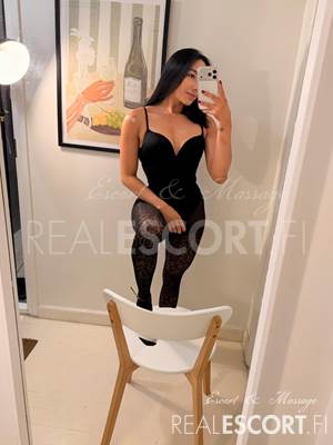 Bella hot