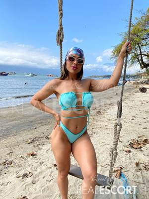 Lara Ferraz